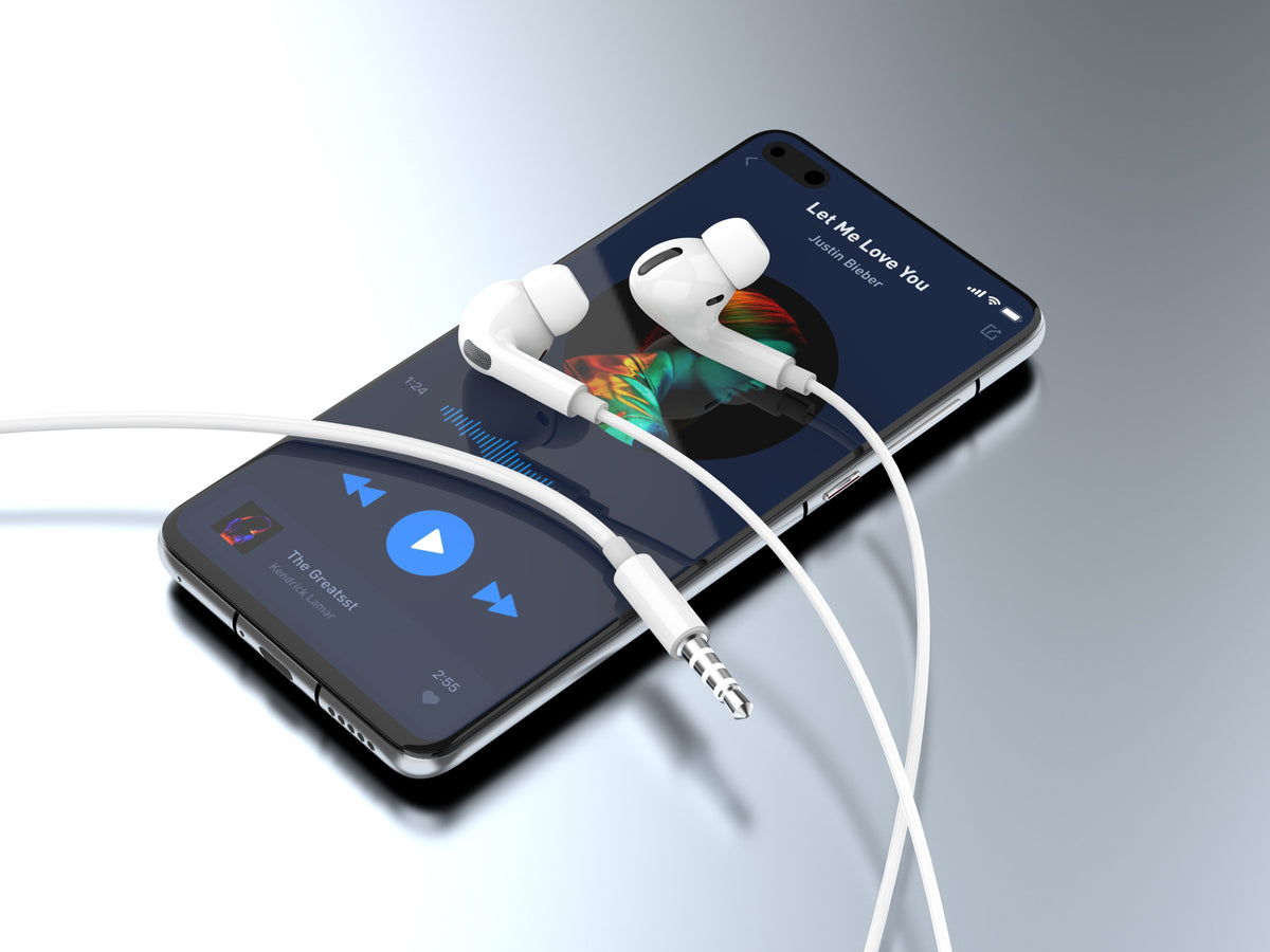 White Techancy TD8036 wired 3.5 mm earphones with microphone